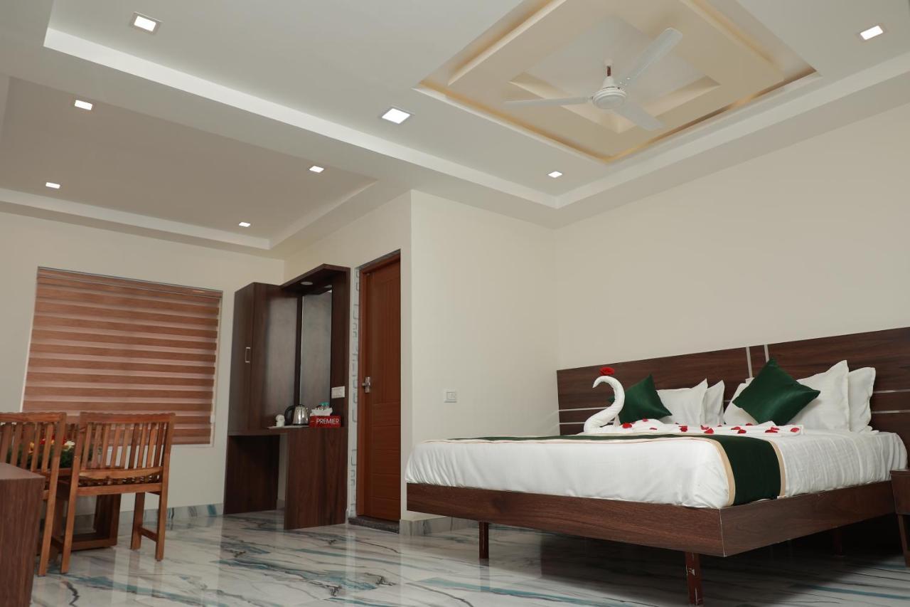 Hotel Delano Residency Kaliyal Exterior foto